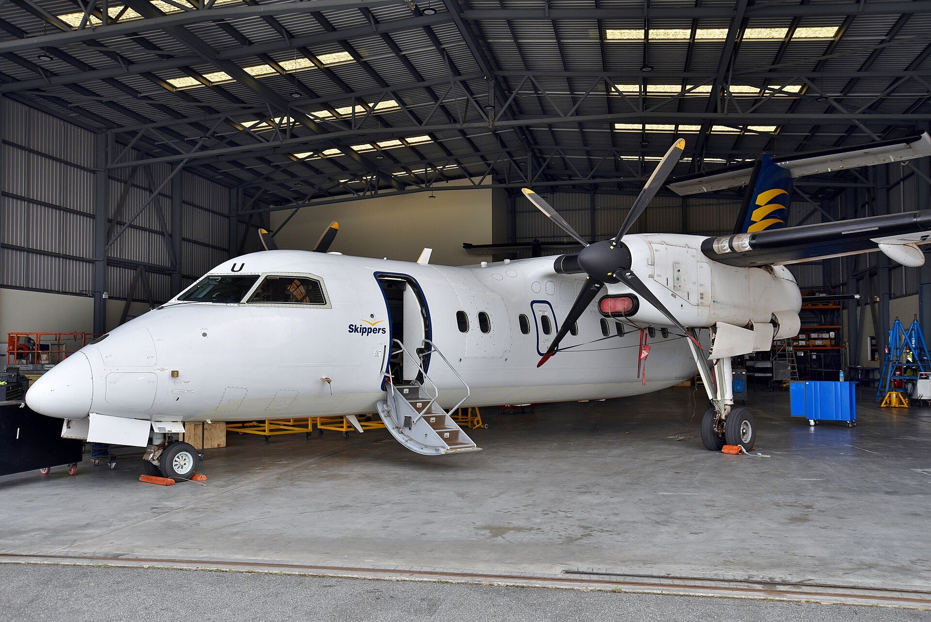 Avión en mantenimiento